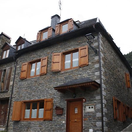 Apartamentos Valle De Aran Mont Екстер'єр фото