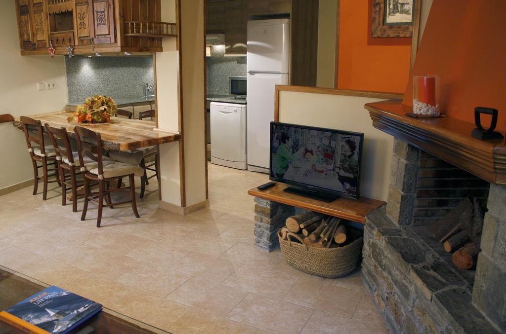 Apartamentos Valle De Aran Mont Екстер'єр фото